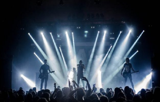 Rockband på en scen